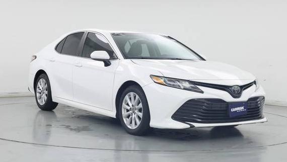 TOYOTA CAMRY 2018 4T1B11HK6JU562427 image