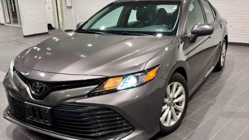 TOYOTA CAMRY 2018 4T1B11HK1JU114953 image