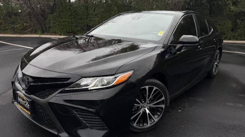 TOYOTA CAMRY 2018 JTNB11HK4J3032530 image