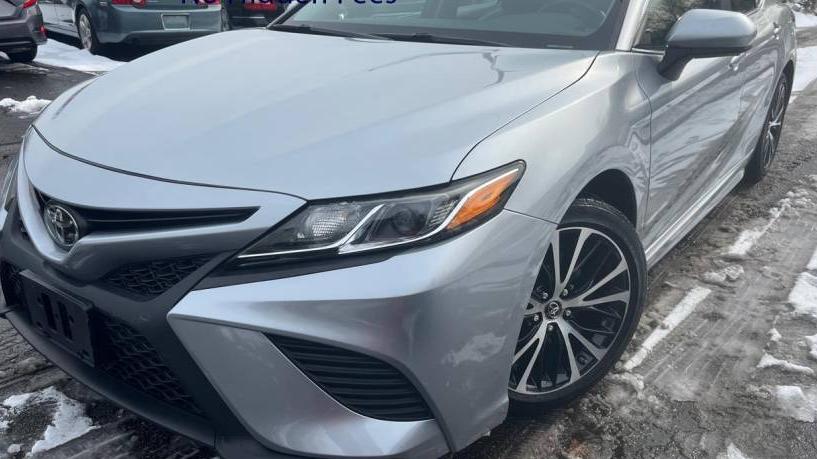 TOYOTA CAMRY 2018 4T1B11HK9JU071835 image