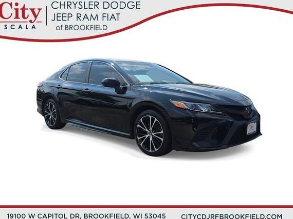 TOYOTA CAMRY 2018 4T1B11HK6JU135023 image