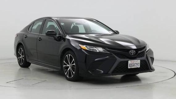 TOYOTA CAMRY 2018 4T1B11HK8JU097195 image