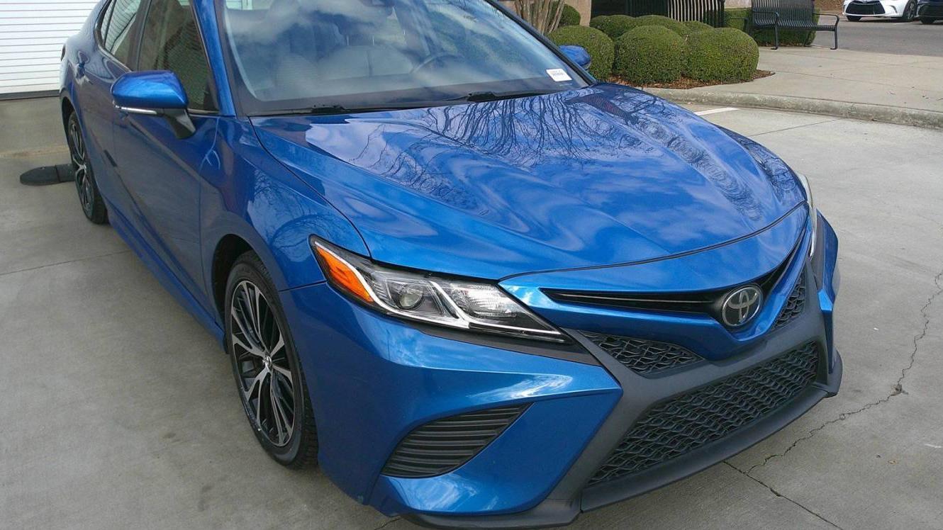 TOYOTA CAMRY 2018 4T1B11HK7JU071431 image