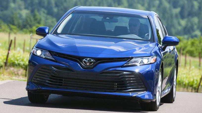 TOYOTA CAMRY 2018 4T1B11HK6JU123048 image