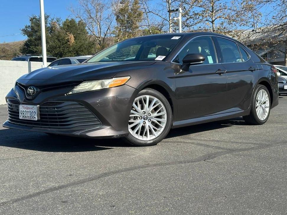 TOYOTA CAMRY 2018 4T1B11HK8JU046568 image