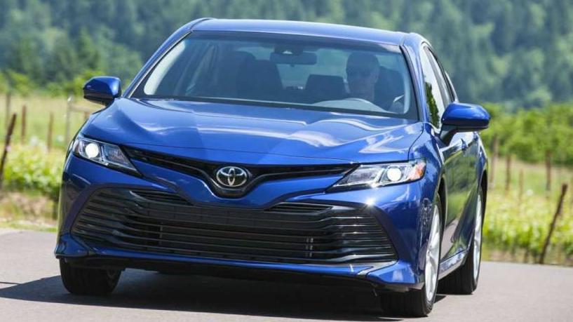 TOYOTA CAMRY 2018 4T1B11HK2JU654523 image