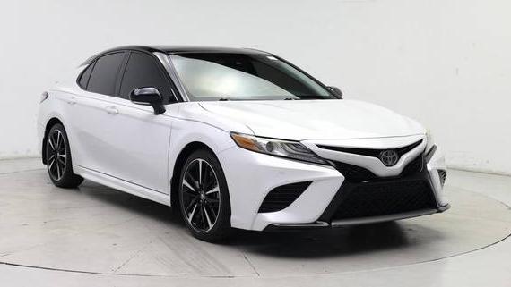 TOYOTA CAMRY 2018 4T1B61HK8JU129449 image