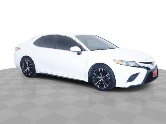 TOYOTA CAMRY 2018 4T1B11HK3JU144178 image