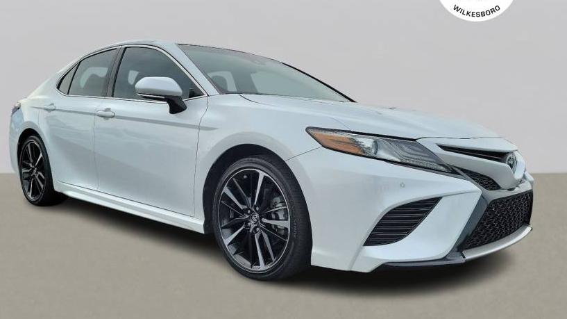 TOYOTA CAMRY 2018 4T1B61HK7JU029066 image