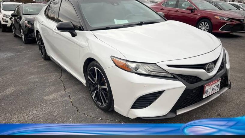 TOYOTA CAMRY 2018 4T1B61HK5JU136567 image