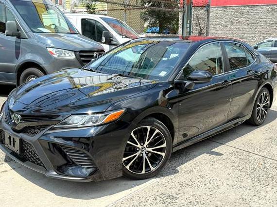 TOYOTA CAMRY 2018 4T1B11HK9JU518373 image