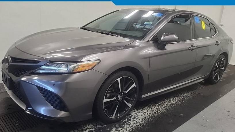 TOYOTA CAMRY 2018 4T1B61HK2JU038970 image