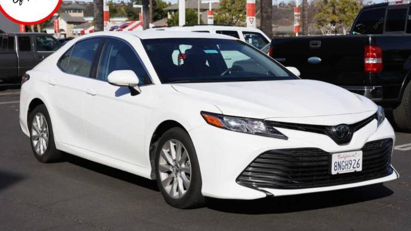 TOYOTA CAMRY 2018 4T1B11HK0JU580468 image