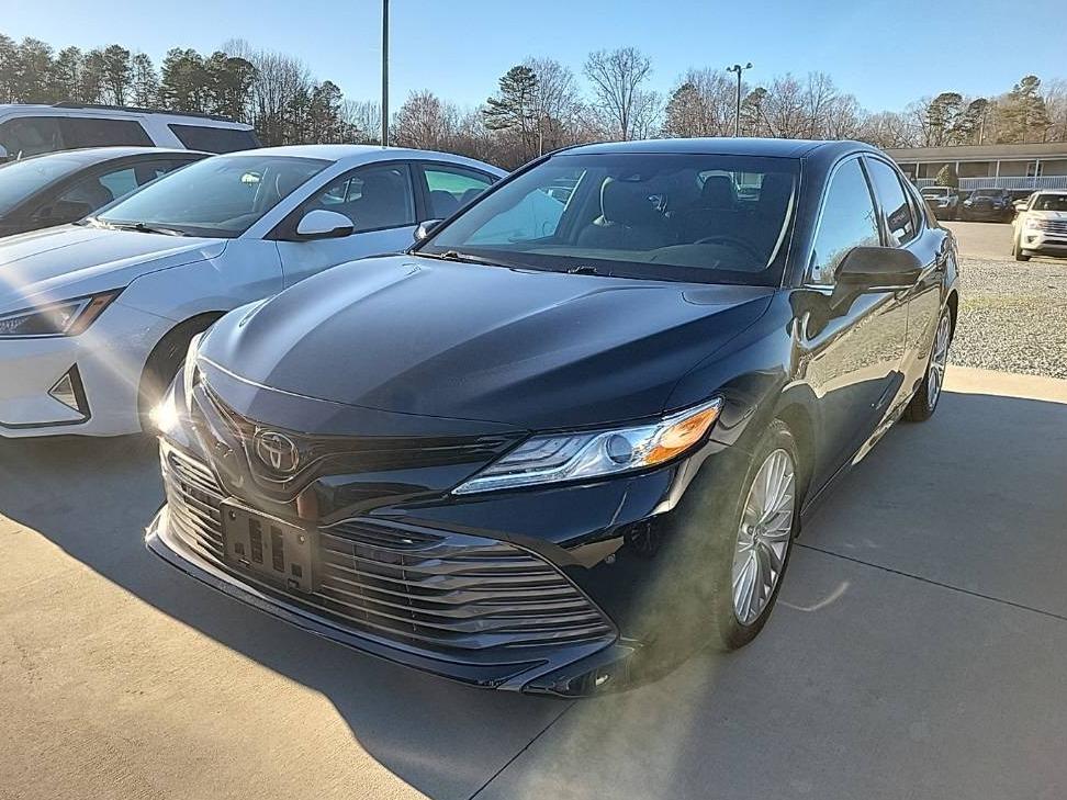 TOYOTA CAMRY 2018 4T1B11HKXJU075344 image