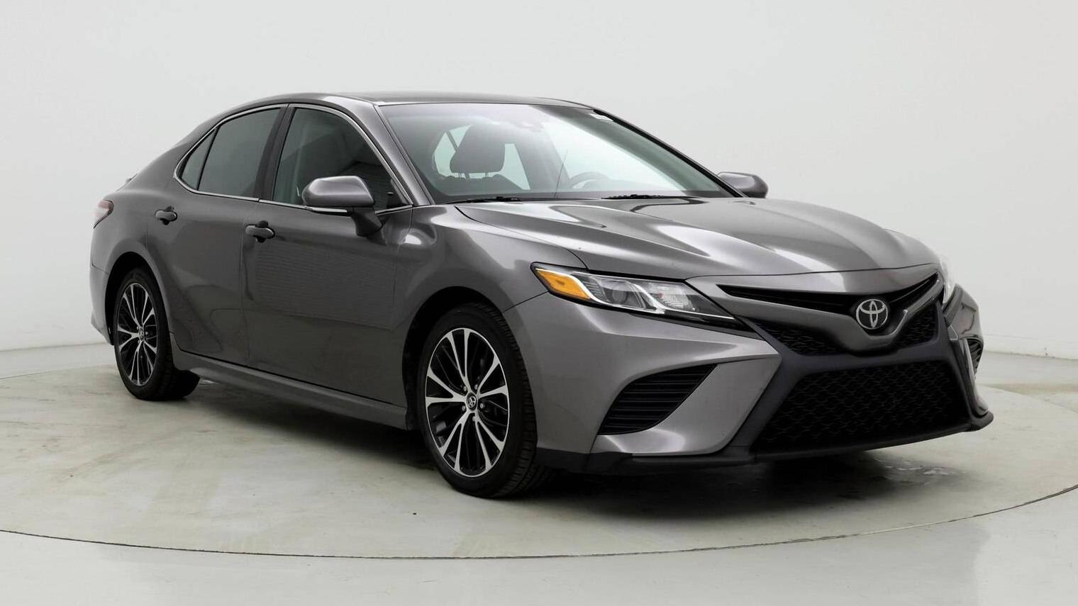 TOYOTA CAMRY 2018 4T1B11HK9JU570618 image