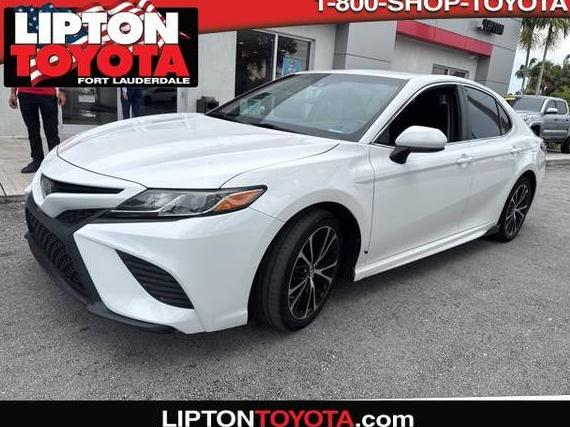 TOYOTA CAMRY 2018 4T1B11HK8JU576393 image