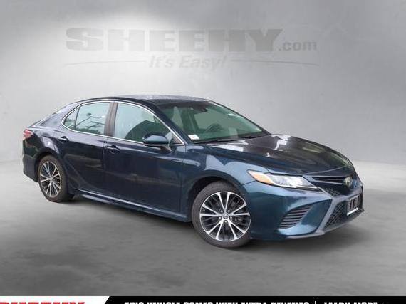 TOYOTA CAMRY 2018 4T1B11HK6JU583343 image