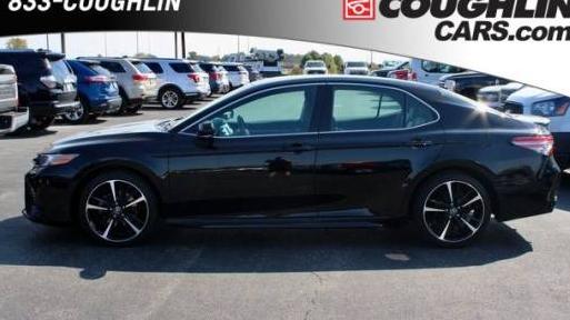 TOYOTA CAMRY 2018 4T1B61HK2JU049855 image