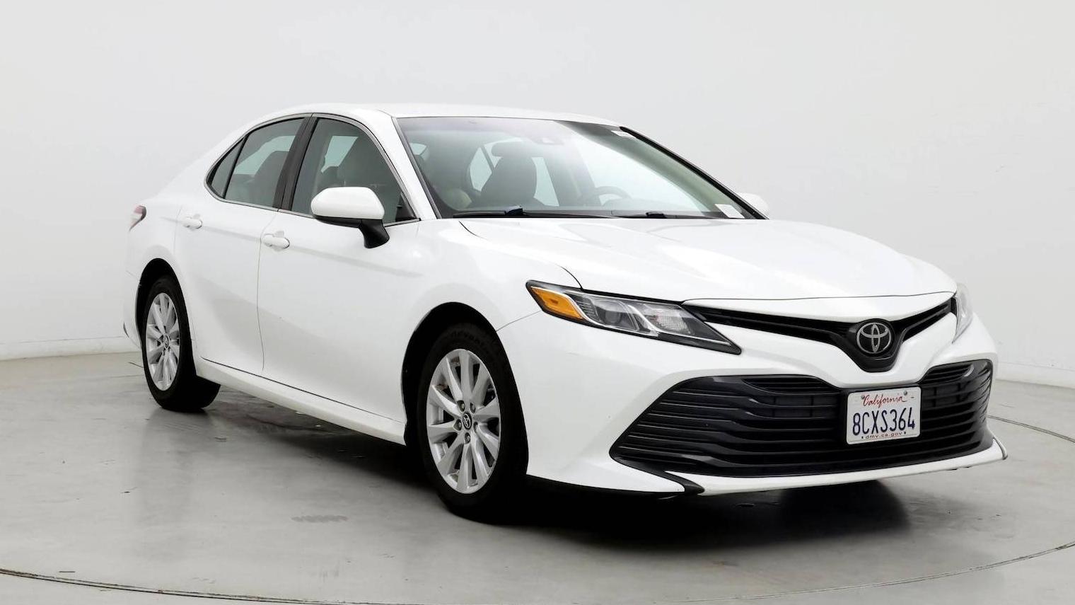 TOYOTA CAMRY 2018 4T1B11HK5JU577694 image