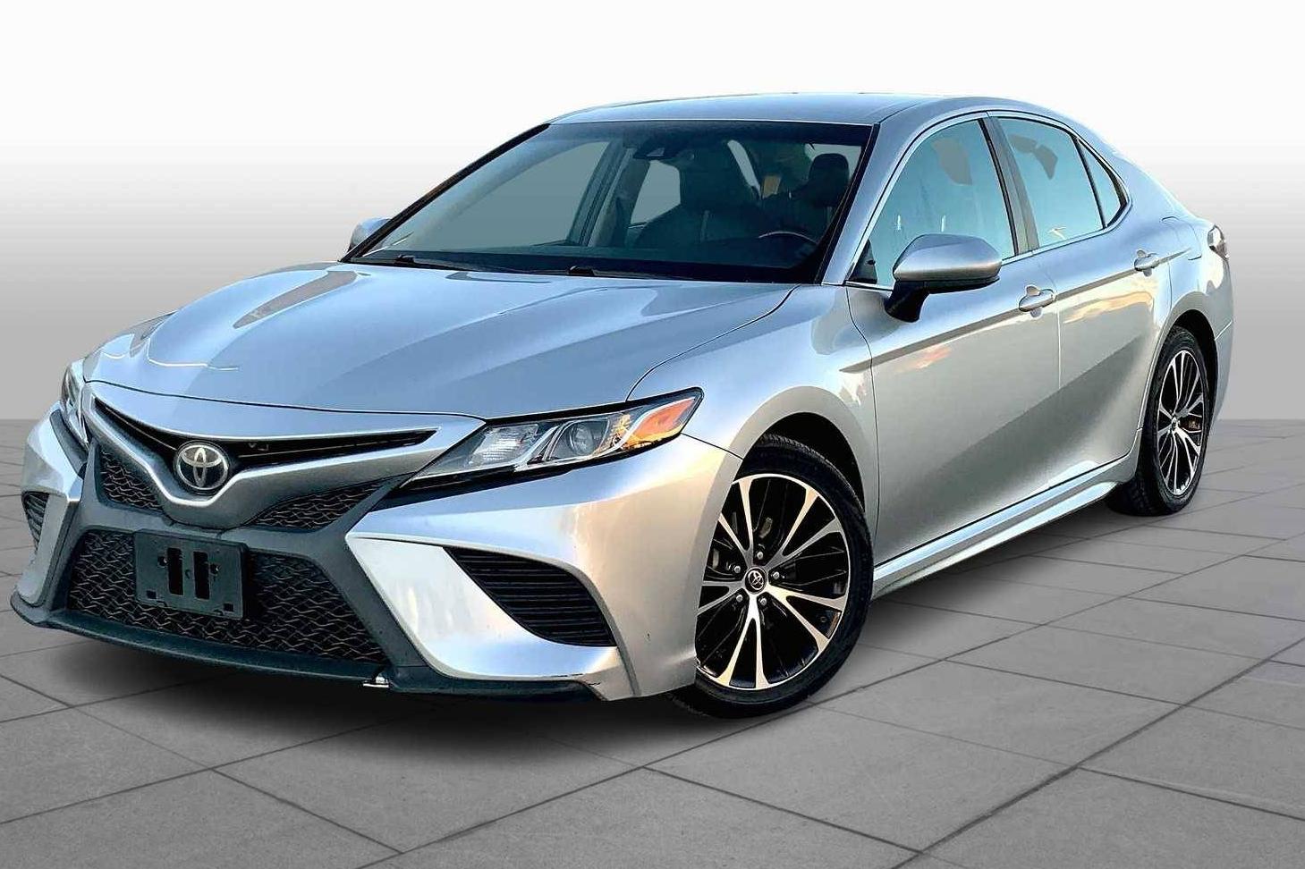 TOYOTA CAMRY 2018 4T1B11HK1JU043432 image