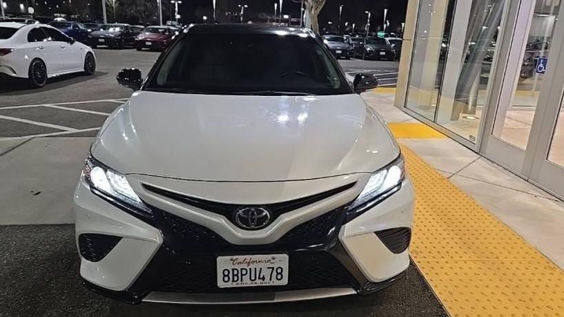 TOYOTA CAMRY 2018 4T1B61HK8JU038830 image