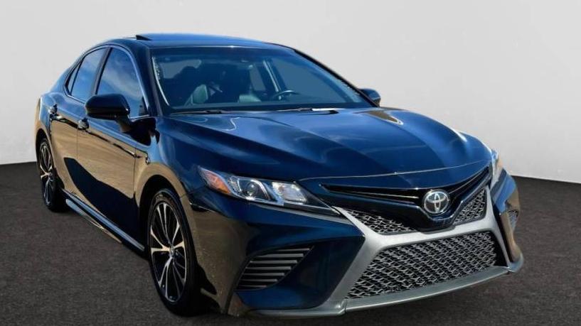 TOYOTA CAMRY 2018 4T1B11HK7JU640455 image