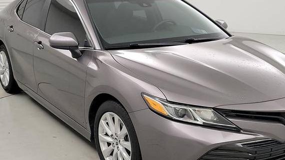 TOYOTA CAMRY 2018 4T1B11HK9JU521998 image