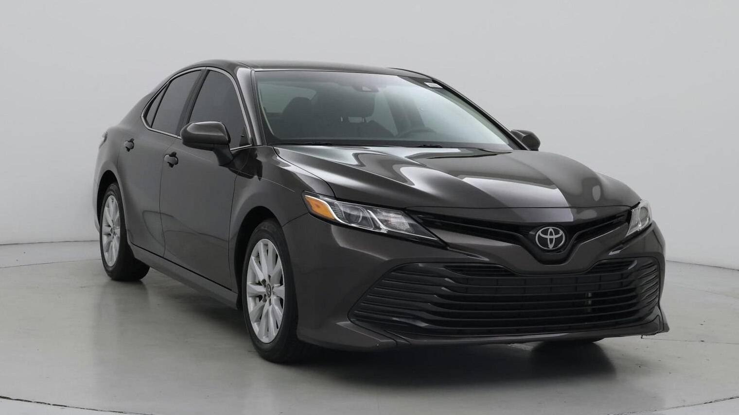 TOYOTA CAMRY 2018 4T1B11HK6JU637482 image