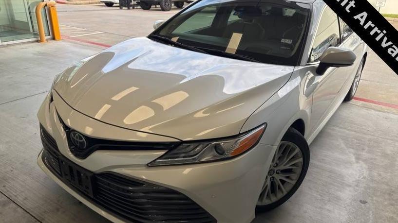 TOYOTA CAMRY 2018 4T1B11HK1JU669966 image