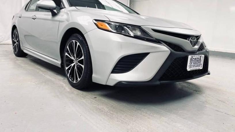 TOYOTA CAMRY 2018 4T1B11HKXJU521475 image