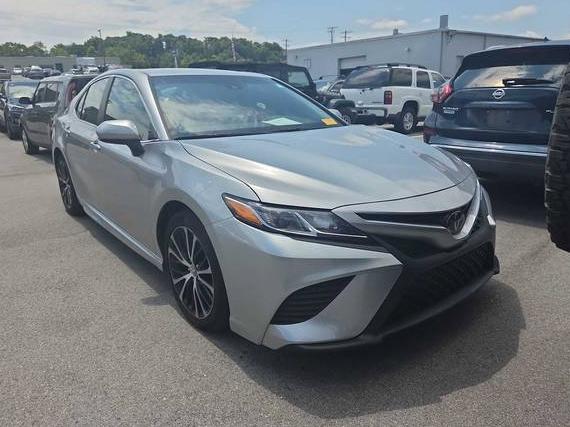 TOYOTA CAMRY 2018 4T1B11HK4JU075114 image
