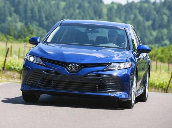 TOYOTA CAMRY 2018 4T1B11HK9JU667544 image