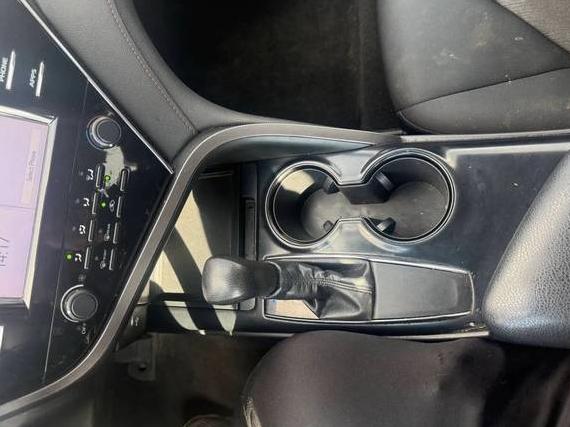 TOYOTA CAMRY 2018 4T1B11HK3JU642221 image