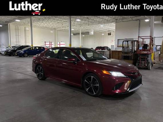 TOYOTA CAMRY 2018 4T1B61HK2JU518751 image