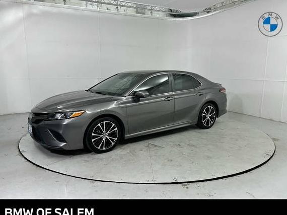 TOYOTA CAMRY 2018 4T1B11HKXJU558400 image