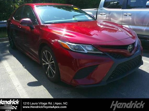 TOYOTA CAMRY 2018 4T1B11HK8JU582386 image