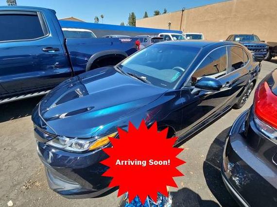 TOYOTA CAMRY 2018 JTNB11HK4J3049215 image