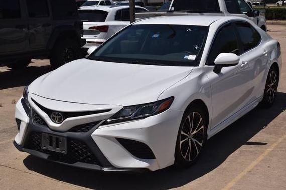 TOYOTA CAMRY 2018 4T1B11HKXJU158630 image