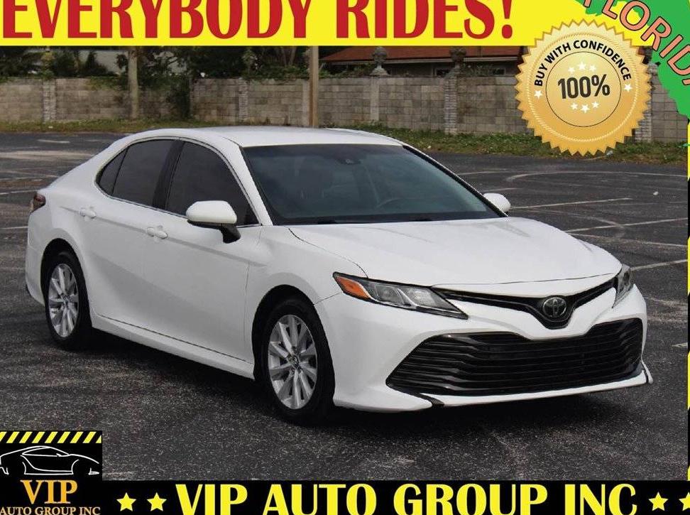 TOYOTA CAMRY 2018 4T1B11HKXJU599447 image