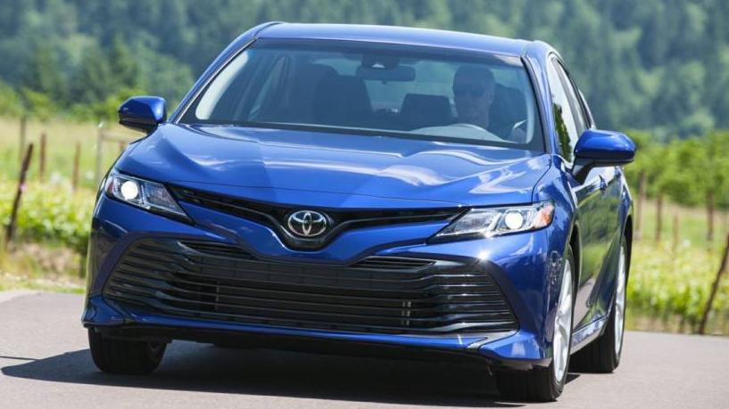 TOYOTA CAMRY 2018 4T1B11HK9JU582171 image