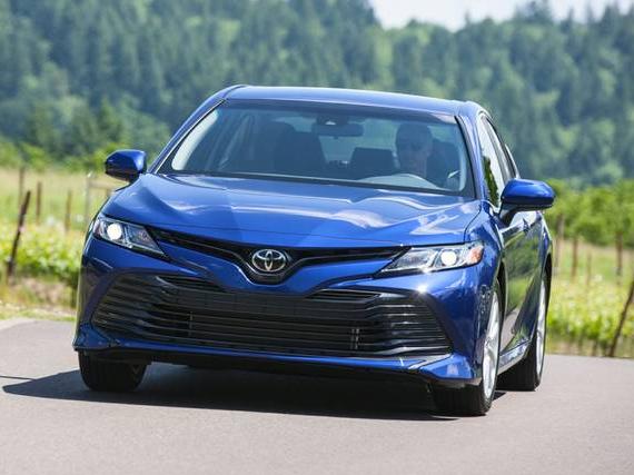 TOYOTA CAMRY 2018 4T1B11HK8JU159081 image