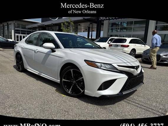 TOYOTA CAMRY 2018 4T1B61HK7JU019752 image