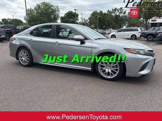 TOYOTA CAMRY 2018 4T1B11HK5JU643838 image