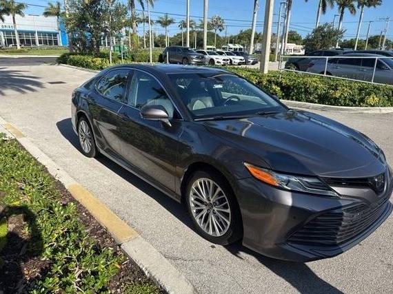 TOYOTA CAMRY 2018 4T1B11HK5JU043157 image