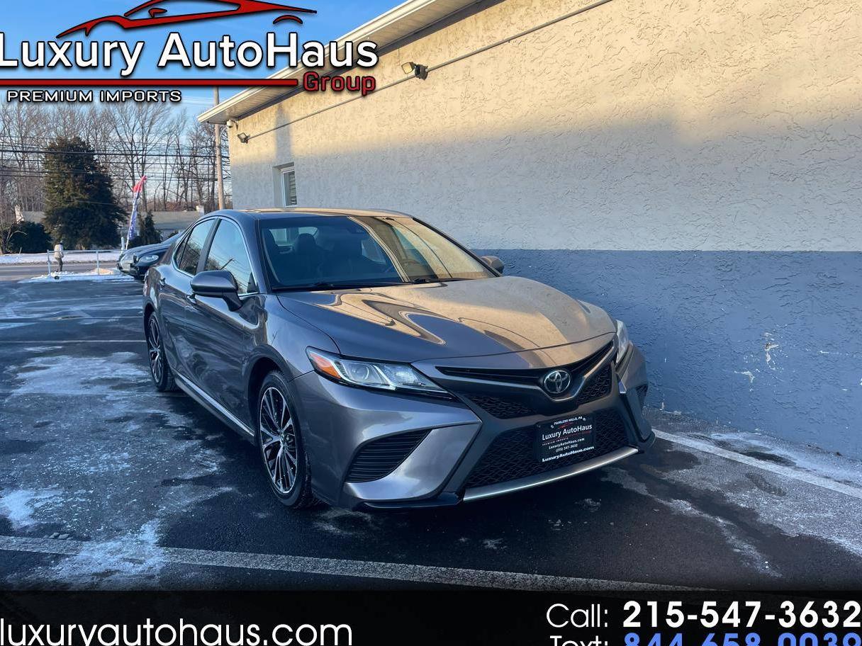 TOYOTA CAMRY 2018 4T1B11HK6JU574674 image