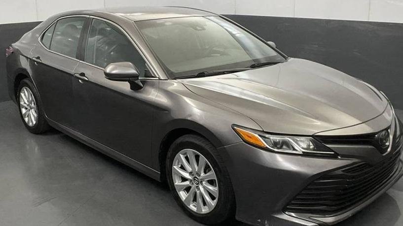 TOYOTA CAMRY 2018 4T1B11HK2JU116842 image