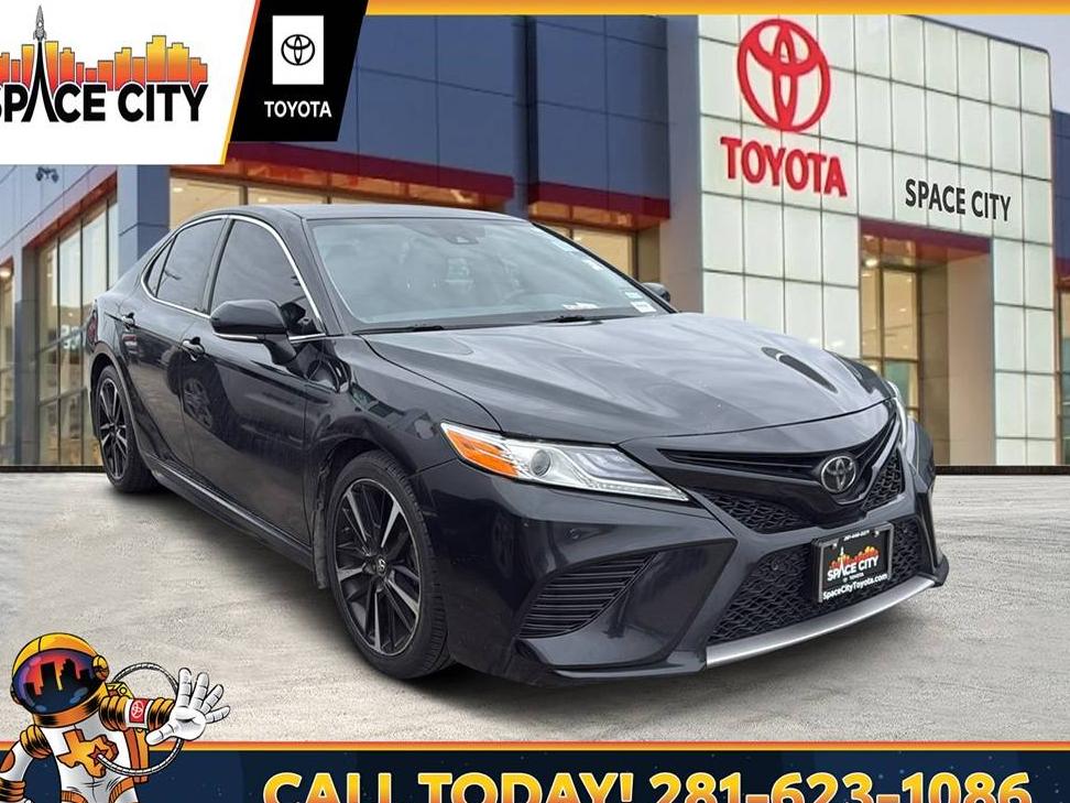 TOYOTA CAMRY 2018 4T1B61HK4JU062705 image