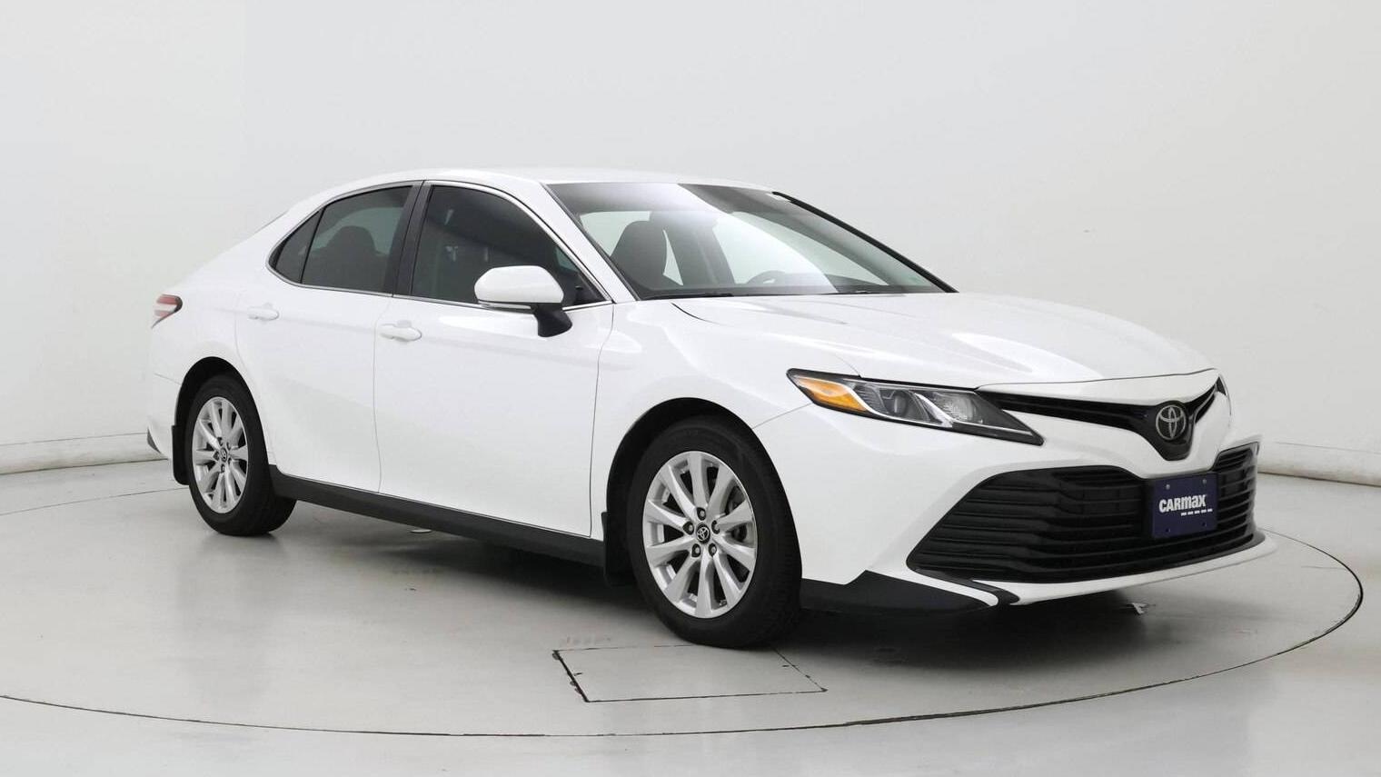 TOYOTA CAMRY 2018 4T1B11HK3JU013042 image