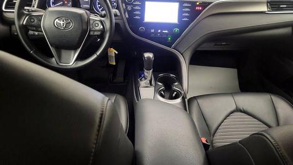 TOYOTA CAMRY 2018 4T1B11HK3JU625015 image