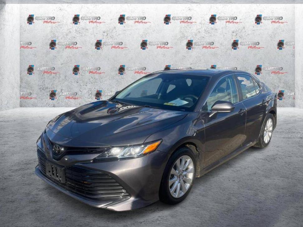 TOYOTA CAMRY 2018 4T1B11HK8JU144418 image